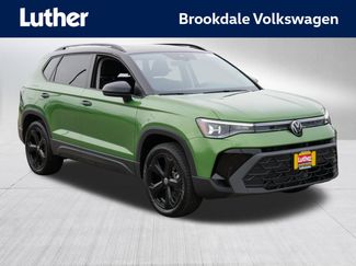 Used 2025 Volkswagen Taos SE AWD/4WD video 1