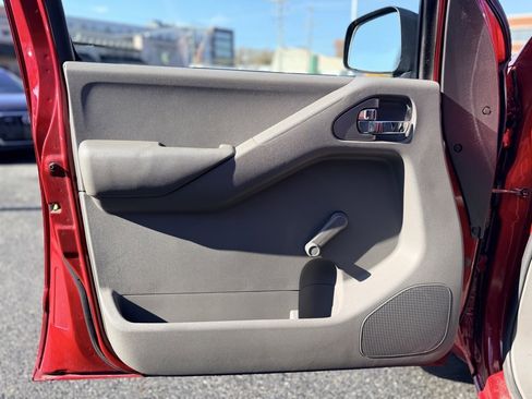 Used 2012 Nissan Frontier S image 13