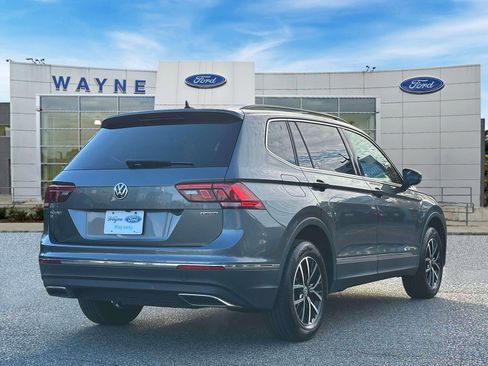 Used 2021 Volkswagen Tiguan SE w/ Panoramic Sunroof Package image 5