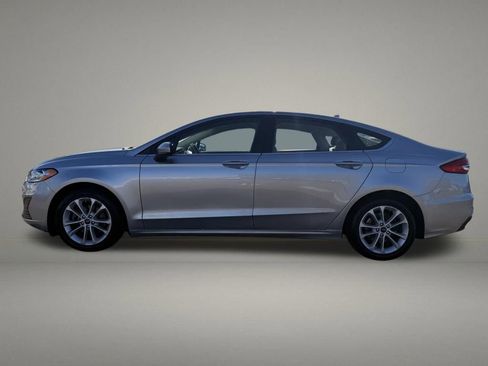 Used 2020 Ford Fusion SE FWD image 2