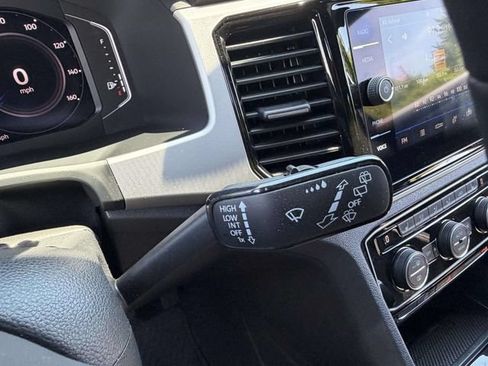 Used 2023 Volkswagen Atlas Cross Sport SE w/ Black Wheel Package AWD/4WD image 25
