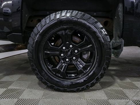 Used 2019 Chevrolet Silverado 1500 LT w/ All Star Edition image 15