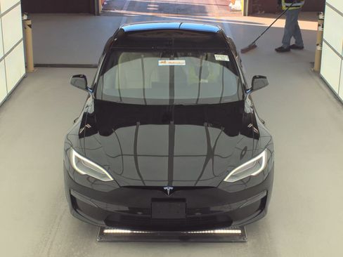 Used 2022 Tesla Model S Plaid image 6