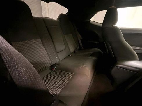 Used 2019 Dodge Challenger SXT image 23