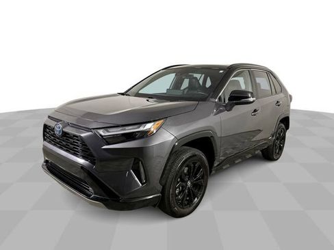 Used 2024 Toyota RAV4 XSE AWD/4WD image 4