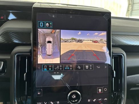 New 2026 GMC Yukon XL AT4 w/ AT4 Premium Plus Package AWD/4WD image 27