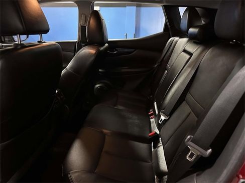 Used 2017 Nissan Rogue Sport SL w/ SL Premium Package image 17