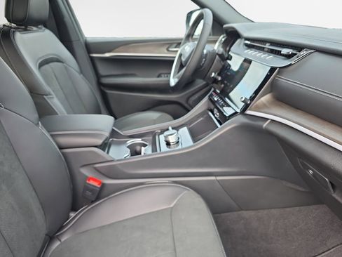 New 2026 Jeep Grand Cherokee L 4WD image 25