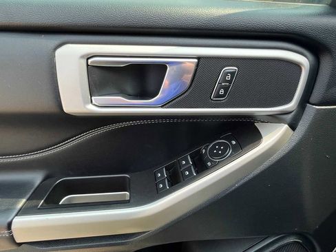 Used 2021 Ford Explorer XLT w/ Equipment Group 202A image 21