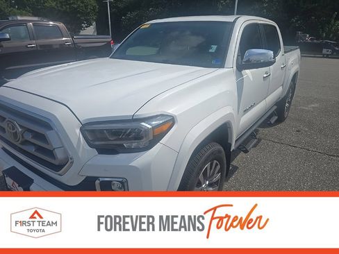 Used 2020 Toyota Tacoma Limited AWD/4WD image 1