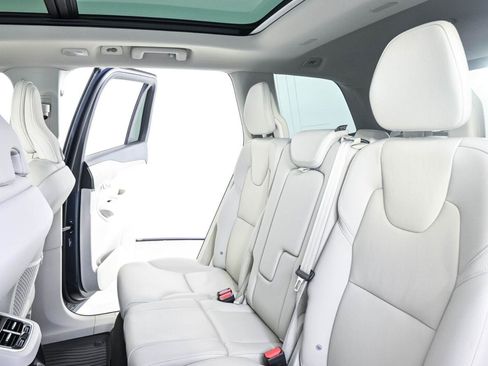 Certified 2025 Volvo XC90 T8 Plus w/ Protection Package Premier AWD/4WD image 20