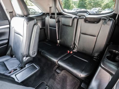 Used 2019 Toyota Highlander XLE AWD/4WD image 55