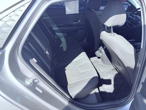 Used 2024 Hyundai Elantra SEL image 7
