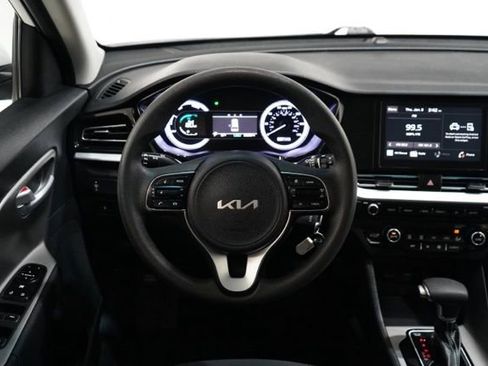 Used 2022 Kia Niro LX image 14