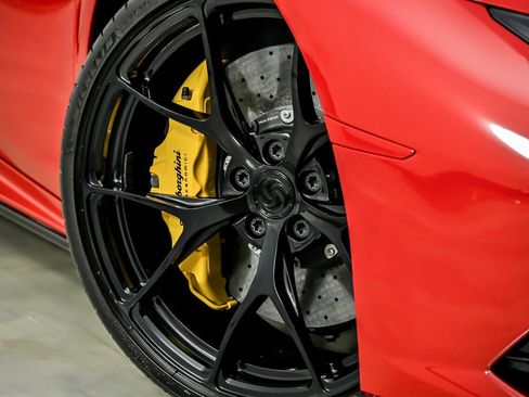 Used 2021 Lamborghini Huracan EVO image 4