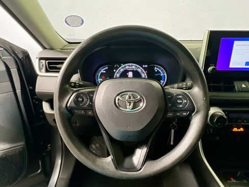 Used 2023 Toyota RAV4 LE image 16