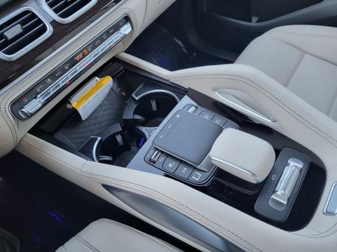 New 2025 Mercedes-Benz GLS 450 4MATIC image 17