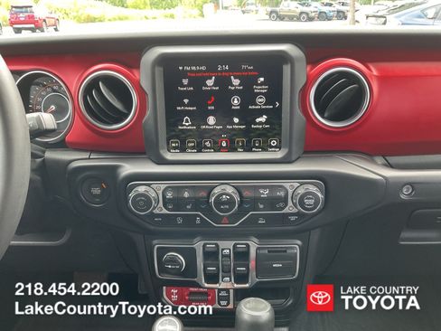 Used 2023 Jeep Wrangler Unlimited Rubicon w/ Dual Top Group AWD/4WD image 18