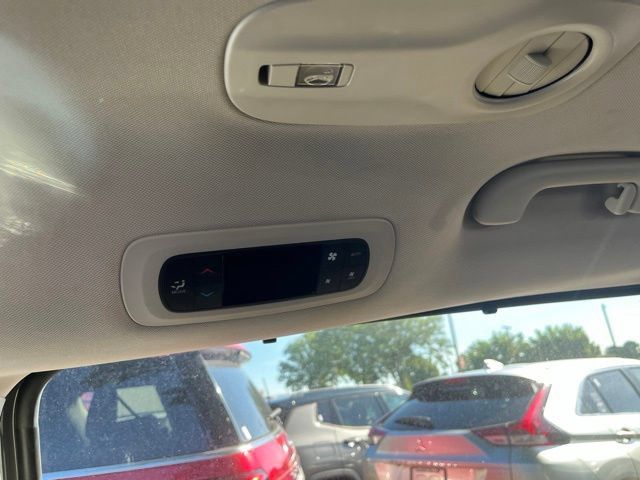 Used 2022 Chrysler Pacifica Touring-L FWD image 29
