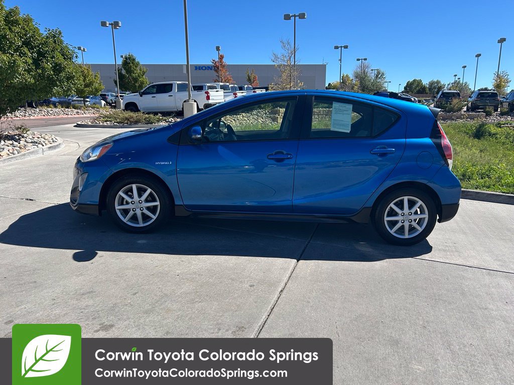Used 2017 Toyota Prius C One FWD image 4