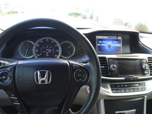 Used 2015 Honda Accord EX-L image 25