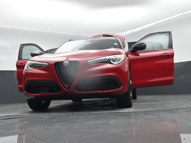 Used 2023 Alfa Romeo Stelvio Veloce AWD/4WD image 70