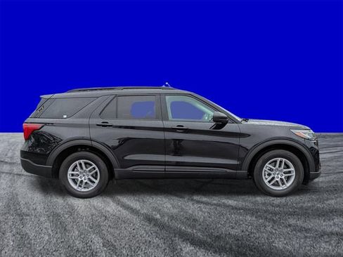 Certified 2026 Ford Explorer Active w/ Active Comfort Package RWD image 3