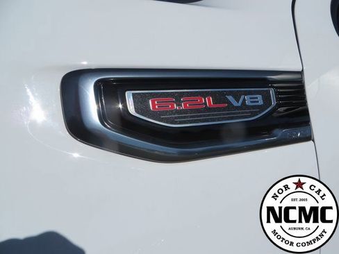 Used 2025 GMC Sierra 1500 AT4 image 11