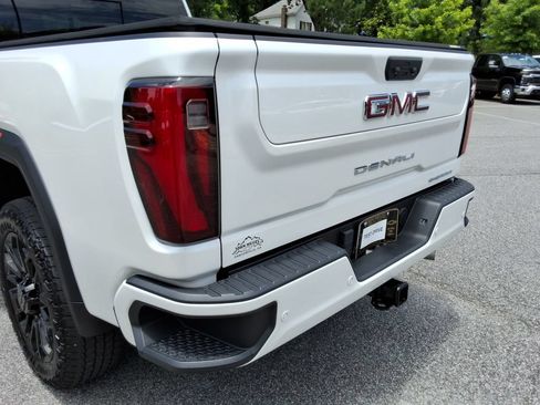 Used 2025 GMC Sierra 2500 Denali w/ Denali Reserve Package AWD/4WD image 15