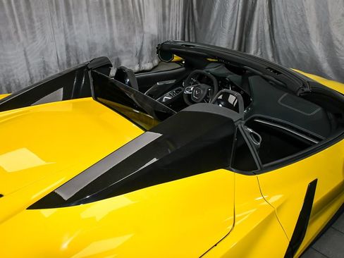 Used 2025 Chevrolet Corvette Stingray Preferred Conv w/ 2LT RWD image 75