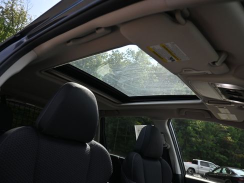 Used 2021 Subaru Forester Premium image 15