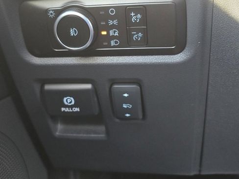 Used 2023 Ford Expedition Max XLT image 24