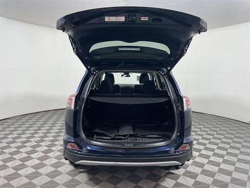 Used 2018 Toyota RAV4 XLE AWD/4WD image 22