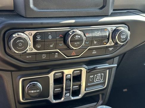 Used 2022 Jeep Wrangler Unlimited Sport AWD/4WD image 23