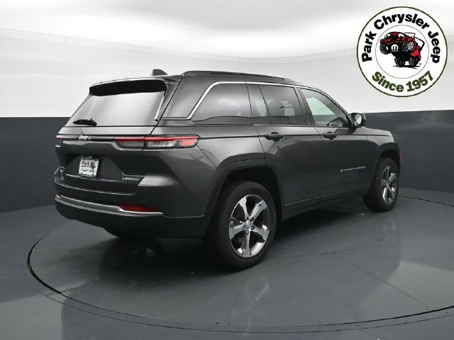 New 2026 Jeep Grand Cherokee Limited w/ Trailer Tow Package AWD/4WD image 5