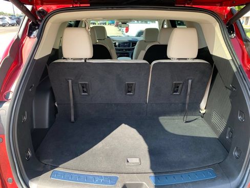Used 2023 Buick Enclave Essence w/ Experience Buick Package FWD image 8