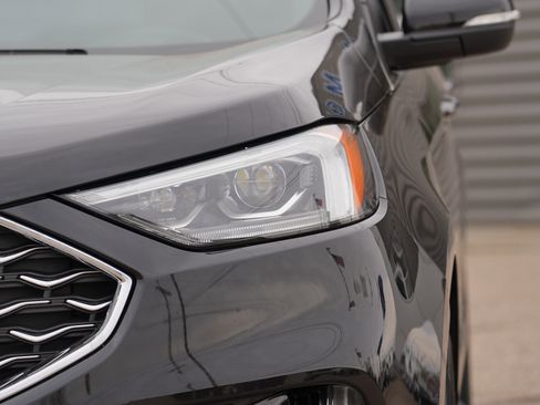 Used 2020 Ford Edge Titanium w/ Equipment Group 301A AWD/4WD image 12