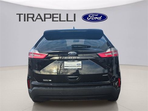Certified 2022 Ford Edge SE image 8