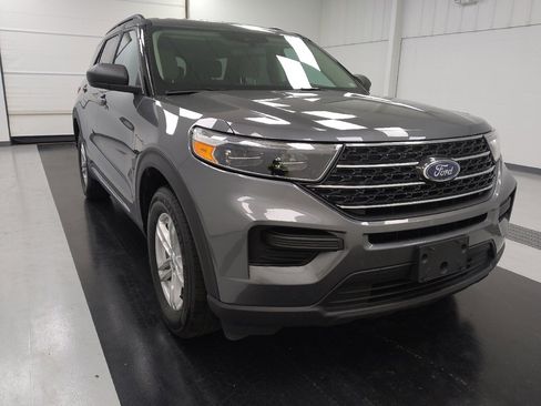 Used 2022 Ford Explorer XLT image 14
