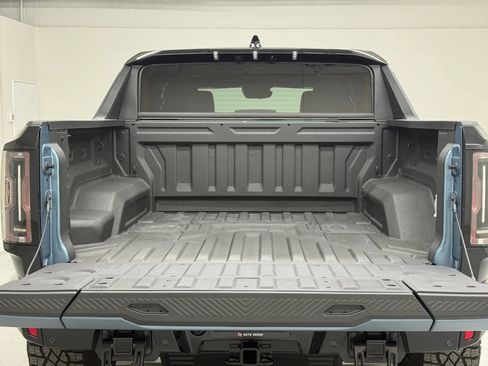 Used 2024 GMC Hummer EV 3X w/ Omega Edition AWD/4WD image 38
