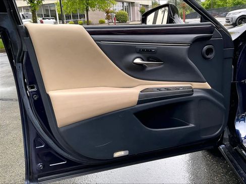 Used 2019 Lexus ES 350 w/ Accessory Package 2 FWD image 26