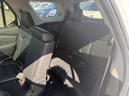 Used 2024 Honda Pilot Elite image 6