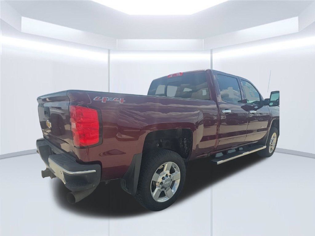 Used 2017 Chevrolet Silverado 2500 LT w/ LT Convenience Package AWD/4WD image 5