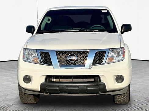 Used 2021 Nissan Frontier SV AWD/4WD image 2