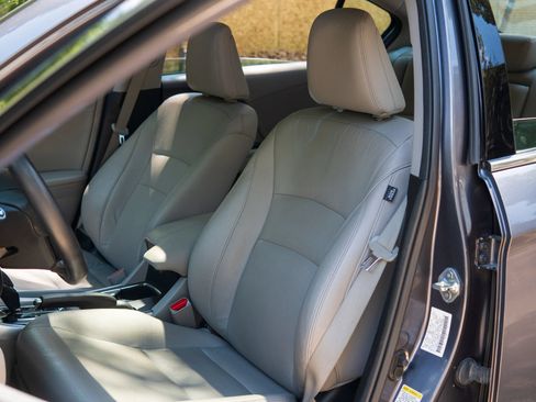 Used 2013 Honda Accord Touring image 25