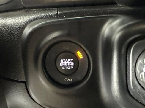 Used 2021 Jeep Wrangler Unlimited Sahara AWD/4WD image 27