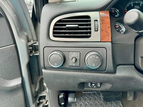 Used 2008 Chevrolet Silverado 2500 LTZ w/ Suspension Package, Off-Road image 19