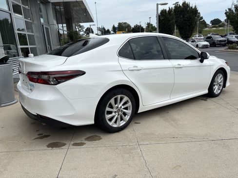 Used 2024 Toyota Camry LE w/ Convenience Package FWD image 6