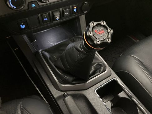 Used 2021 Toyota Tacoma TRD Off-Road w/ TRD Premium Off Road Package image 26