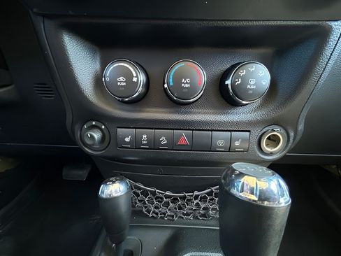 Used 2013 Jeep Wrangler Sahara w/ Dual Top Group AWD/4WD image 14